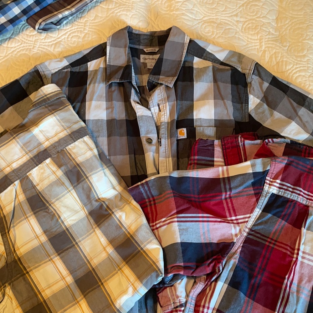 Set of 3 Carhartt Men’s short sleeve work shirt.